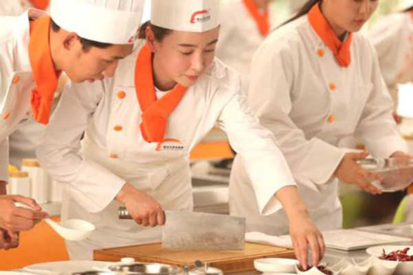 男生上技校學什么好