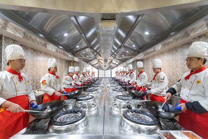 �I(y��)�W(xu��)У