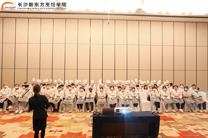 �I(y��)�WУ