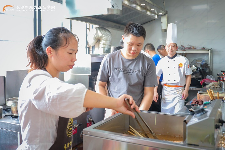 С����Ӗ(x��n)�W(xu��)У