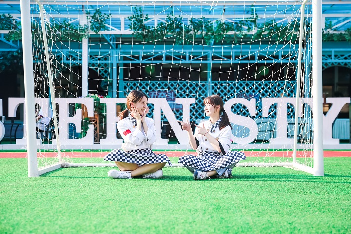 ��������У