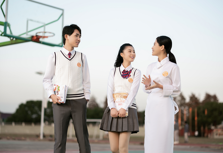 �I(y��)�W(xu��)У