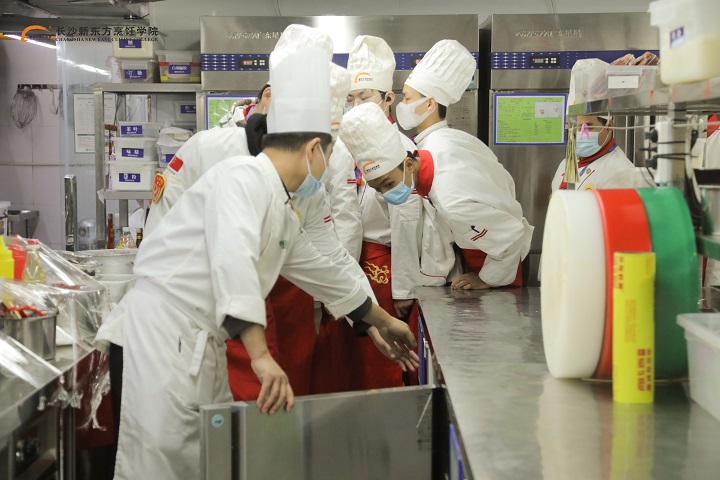 ��ͨ�˼ҵĺ�����������δ����·����������