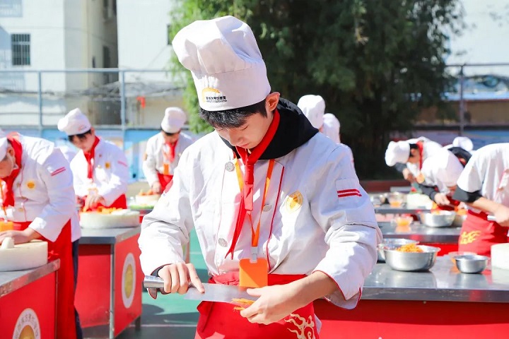 �Lɳ�N����Ӗ(x��n)�W(xu��)У�Ă���