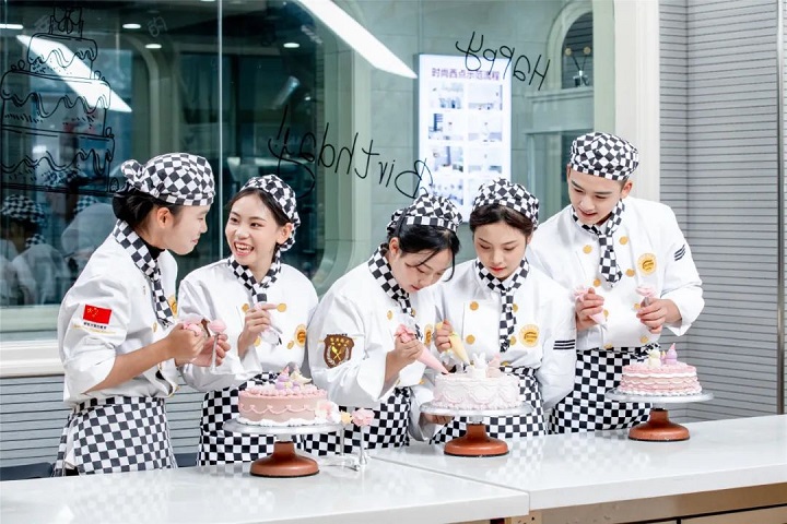 初中畢業(yè)學(xué)廚師