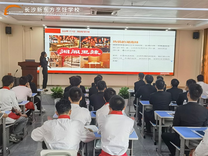 企業(yè)宣講進(jìn)校園