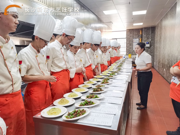 長(zhǎng)沙新東方中餐專業(yè)7月模擬面試
