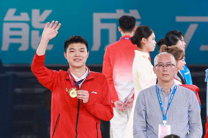 新東方烹飪學(xué)子在全國(guó)第二屆職業(yè)技能大賽中斬獲西餐項(xiàng)目金牌