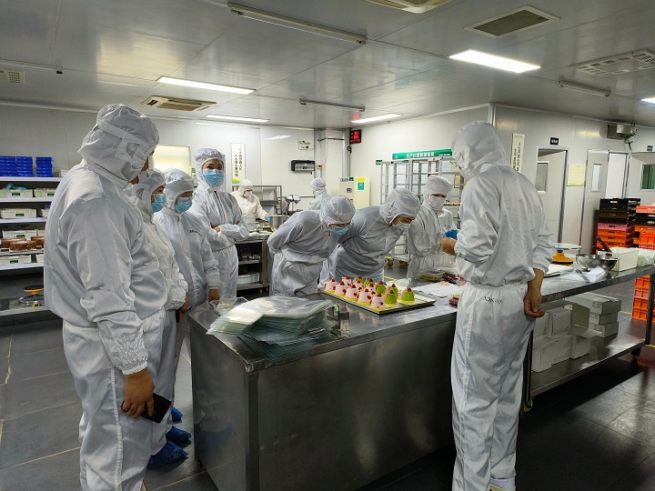 長沙新東方老師們前往仟吉觀摩學習