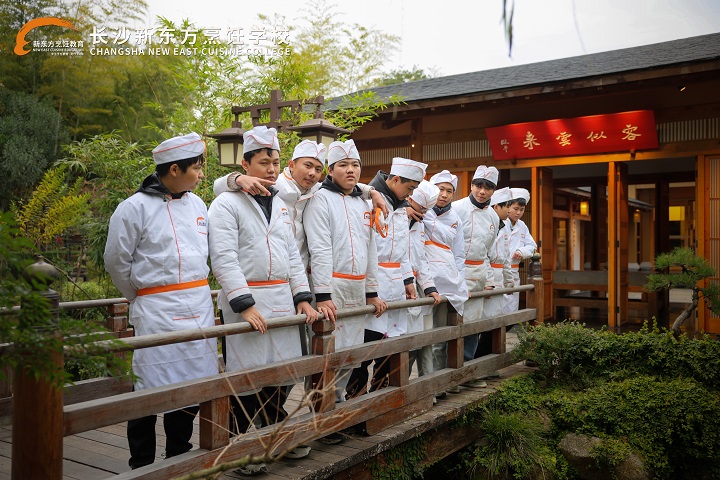長沙新東方中餐專業(yè)學(xué)生走進(jìn)晴溪莊園參觀學(xué)習(xí)