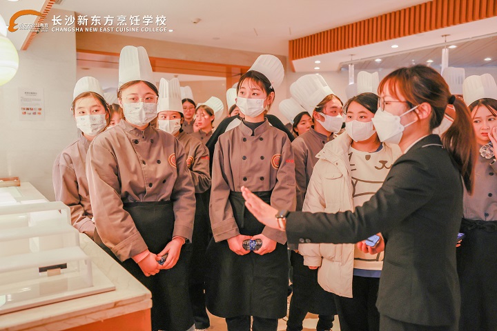 長沙新東方西點(diǎn)專業(yè)學(xué)子走進(jìn)長沙運(yùn)達(dá)喜來登酒店