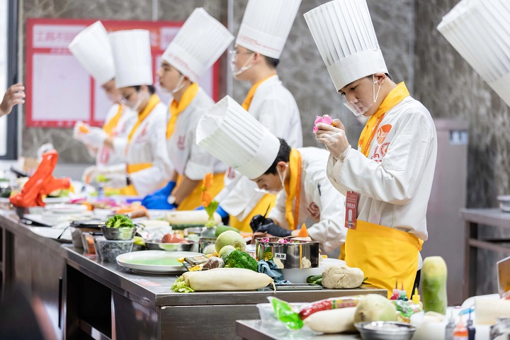 �I(y��)�W(xu��)У