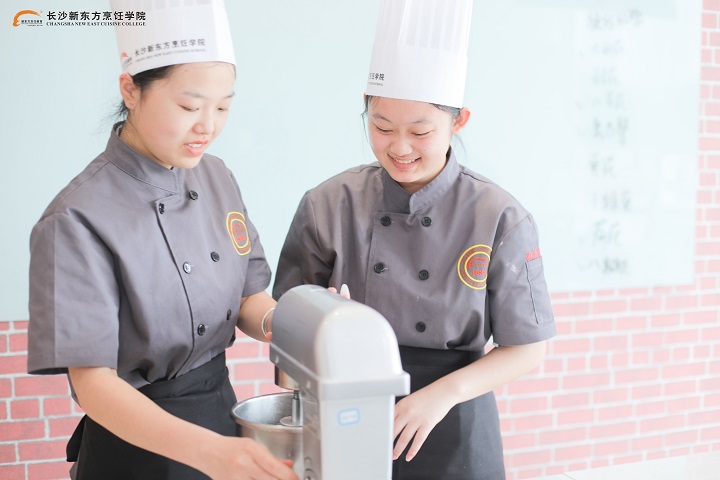 14-18歲初高中女生學(xué)技術(shù)