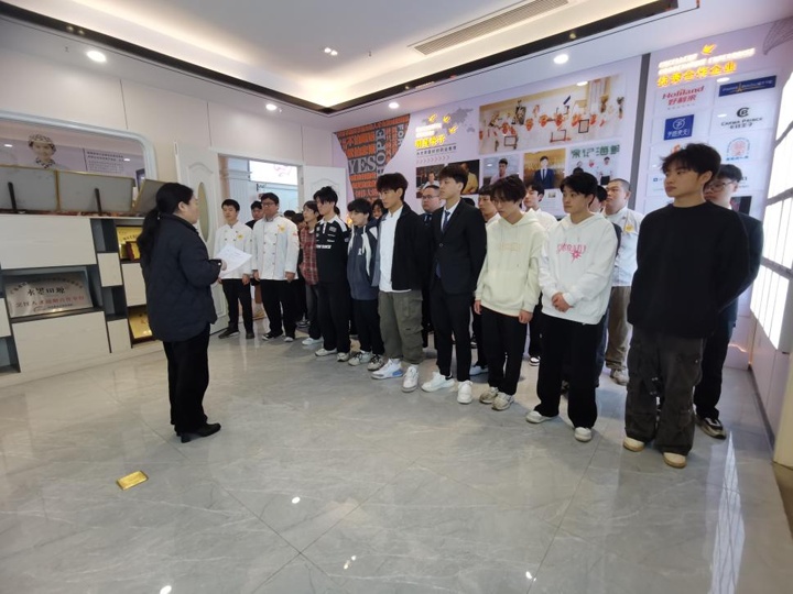 長沙新東方烹飪學(xué)校:模擬面試助力學(xué)子邁向職場新起點(diǎn)