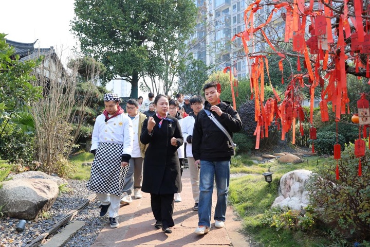 長沙新東方烹飪學校走進喜苑人文餐廳