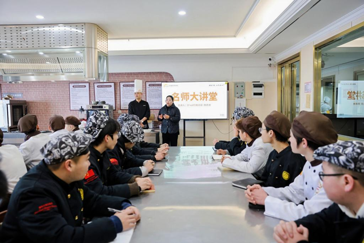 長(zhǎng)沙新東方名師大講堂:O\eat行政總廚韓德洲引領(lǐng)西餐藝術(shù)探索之旅