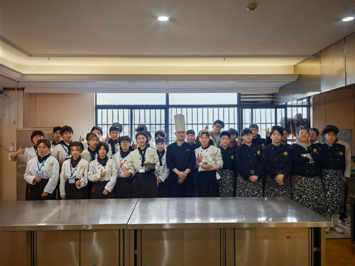 長(zhǎng)沙新東方名師大講堂:O\eat行政總廚韓德洲引領(lǐng)西餐藝術(shù)探索之旅