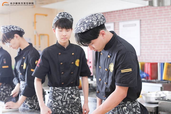 學(xué)西餐,學(xué)西餐去哪里